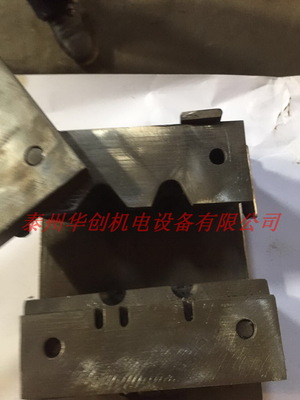 极柱模具