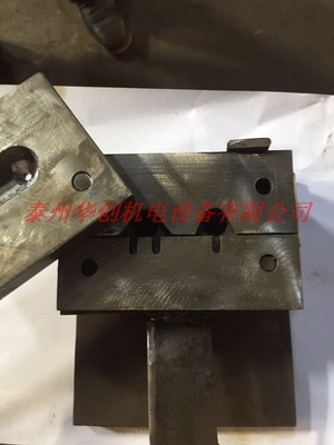 极柱模具